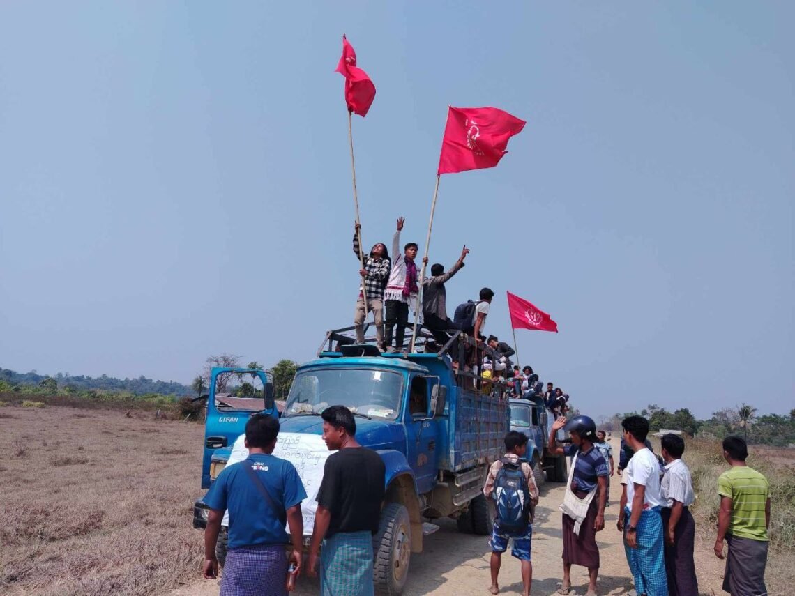 (ဓာတ်ပုံ - ဆန္ဒဖော်ထုတ်နေကြတဲ့မြိုလူ မျိုးတွေ / ပေးပို့)