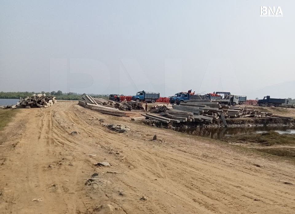 (ဓာတ်ပုံ - မောင်တောမြို့နယ်ရှိ ကညင်ချောင်းစီးပွားရေးဇုန်ဆိပ်ကမ်းကို မတ် လ ၂၆ ရက်နေ့တွေ့ရပုံ / BNA)