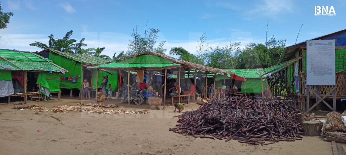 (ဓာတ်ပုံ - စစ်တွေမြို့မှစစ်ဘေးရှောင်စခန်းတခု / BNA)