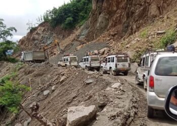 (ဓာတ်ပုံ - အာရက္ခ-အိန္ဒိယ နှစ်နိုင်ငံနယ်စပ်ကုန်သွယ်ရေးလမ်း / ကျော်မင်းခိုင်)