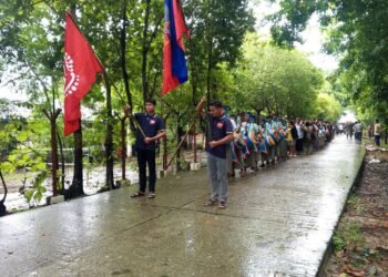 (ဓာတ်ပုံ - မြေပုံမြို့နယ်မှစစ်သင်တန်းသွားတက်သူတွေကို ပြည်သူလူထုလိုက်ပါပို့ဆောင်စဉ် / GEM)