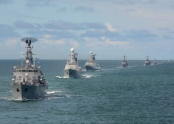 (ဓာတ်ပုံ - စစ်ကော်မရှင်ရေတပ်စစ်ရေးလေ့ကျင့်မှု / စစ်ကော်မရှင်ရေတပ်)