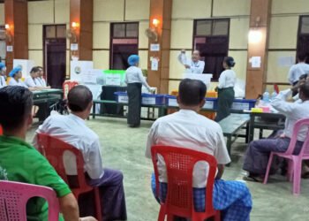 (ဓာတ်ပုံ - ၂၀၂၀ပြည့်နှစ်၊ ရွေးကောက်ပွဲနေ့၊ စစ်တွေမြို့၊ အထက ၂ ၊မဲရုံ / BNA)