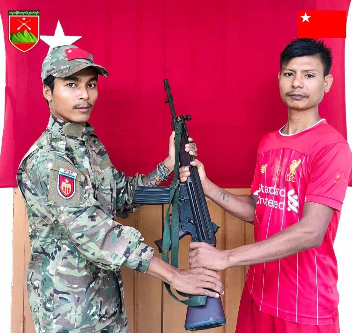 ဓာတ်ပုံ - တမူးခရိုင်၊ အမှတ်(၂)တပ်ရင်း