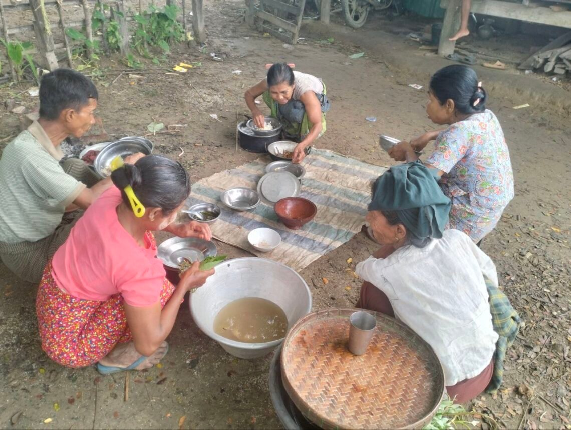 ဓာတ်ပုံ - အာကြီးနဲ့အများပြည်သူပရဟိ တအကျိုးတော်ဆောင်အဖွဲ့။