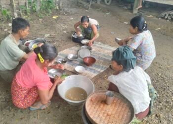 ဓာတ်ပုံ - အာကြီးနဲ့အများပြည်သူပရဟိ တအကျိုးတော်ဆောင်အဖွဲ့။
