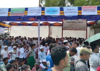 (ဓာတ်ပုံ-ဘင်္ဂလားဒေ့ရှ်နိုင်ငံ၊ ဒုက္ခသည်စခန်းမှာစက်တင်ဘာလ ၂၇ ရက်၊ ဒီနေ့ပြုလုပ်နေတဲ့ပုံ/ ပေးပို့)