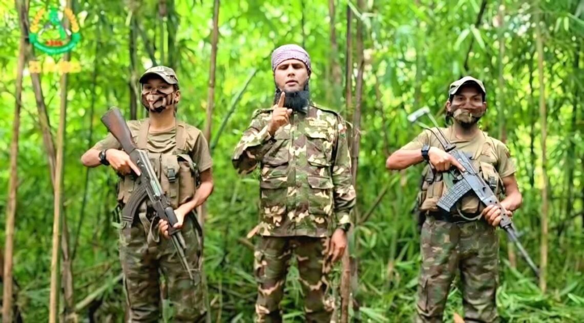 (ဓာတ်ပုံ-ရိုဟင်ဂျာအမည်ခံလက်နက်ကိုင်အကြမ်းဖက်သမားတွေ/ လူမှုကွန်ရက်)