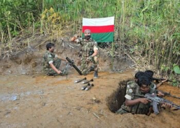 (ဓာတ်ပုံ-ရိုဟင်ဂျာအမည်ခံလက်နက် ကိုင်အကြမ်းဖက်သမားတွေ/ လူမှုကွန်ရက်)