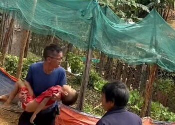 (ဓာတ်ပုံ - ချင်းပြည်၊ ဟားခါးမြို့၊ ဗန်ဟားကျေးရွာစာသင်ကျောင်းကို အောက်တိုဘာလ ၁၃ ရက်နေ့က စစ်ကော်မရှင်တပ်လေကြောင်းတိုက်ခိုက်လို့ သေဆုံးသွားတဲ့ကျောင်းသား / ပေးပို့)