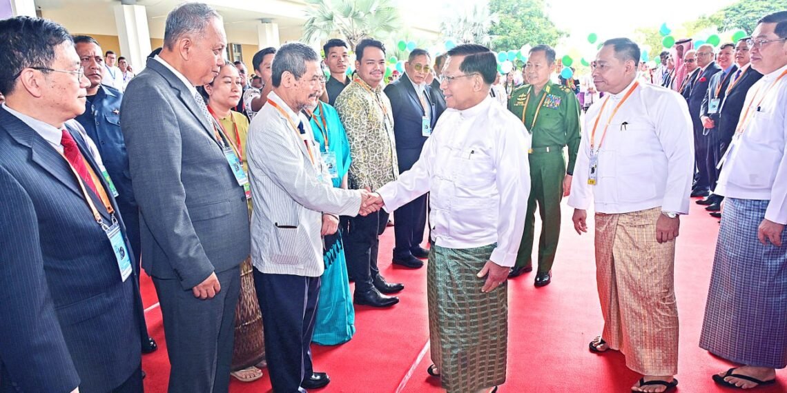 ဓာတ်ပုံ - စစ်ကော်မရှင်