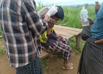 (ဓာတ်ပုံ - ထွက်ပြေးလွတ်မြောက်လာသူ ဦးကျော်မျိုး(ခ)ဦးဇင်းပြုံး / ကန့်ဘလူအမှတ် ၃ တပ်ရင်း)