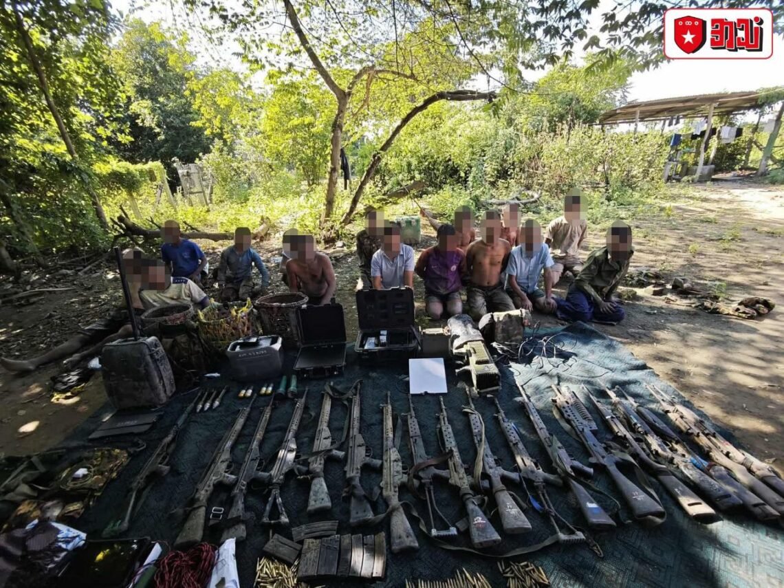 ဓာတ်ပုံ - ပကဖအသံ၊ ပြည်သူ့ကာကွယ်ရေးအဖွဲ့