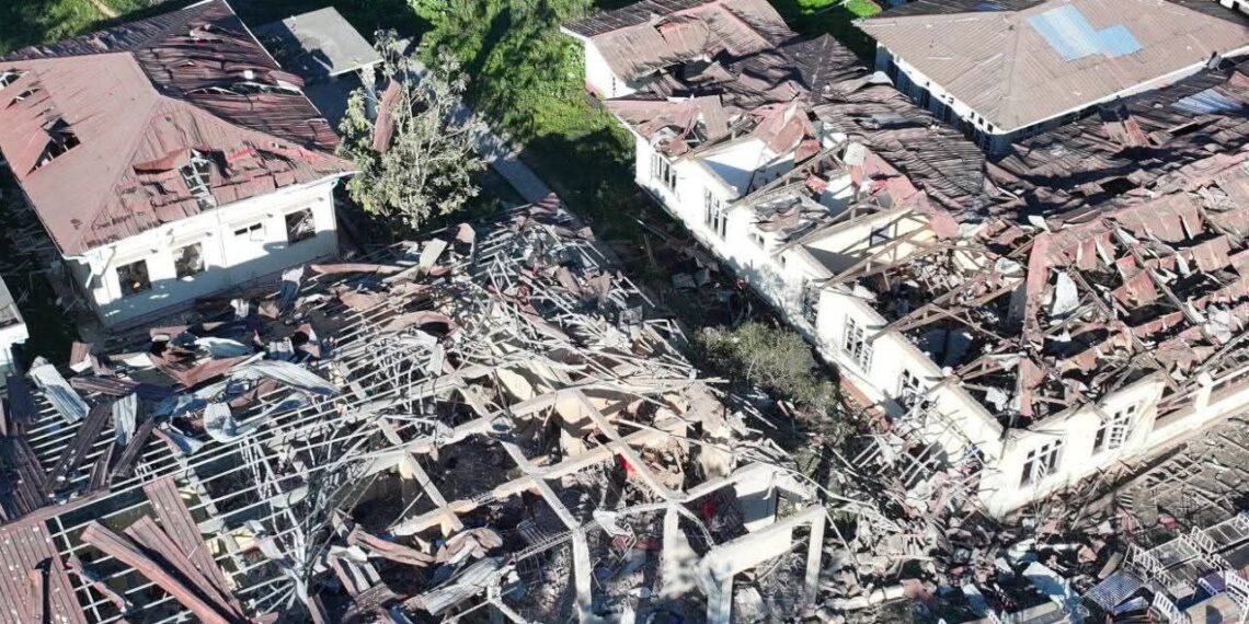 ဓာတ်ပုံ - ဝေဟင်အောင်