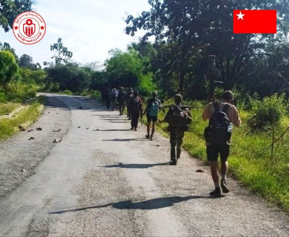 ဓာတ်ပုံ - ပြည်သူ့ကာကွယ်ရေးတပ်မတော်သရက်ခရိုင်အမှတ်၄တပ်ရင်း