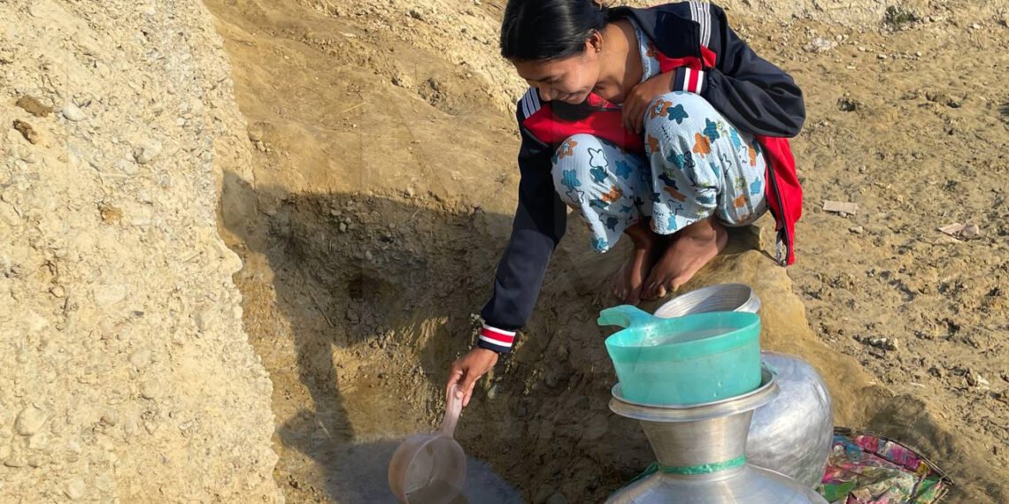 (ဓာတ်ပုံ - ပုဏ္ဏားကျွန်းမြို့နယ်၊ ဂဏန်းတောင်ကျေးရွာအနီးရှိသောက်သုံးရေကန်ကို ဒီဇင်ဘာလ ၂ ရက်တွေ့ရပုံ / BNA)