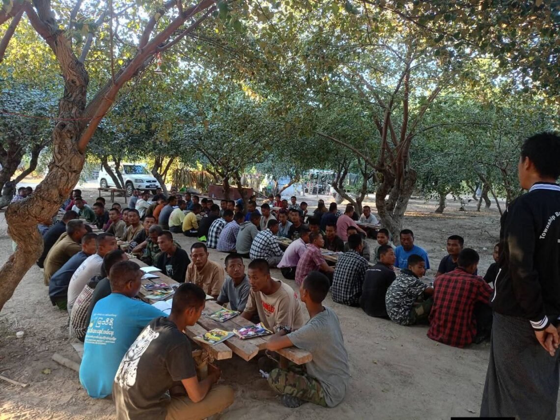 ဓာတ်ပုံ - ဘုတလင် ပကဖ