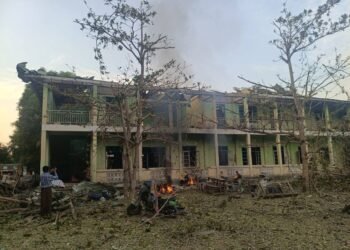 ဓာတ်ပုံ-ဒီပဲယင်းမြို့နယ် ပြည်သူ့အုပ်ချုပ်ရေးအဖွဲ့