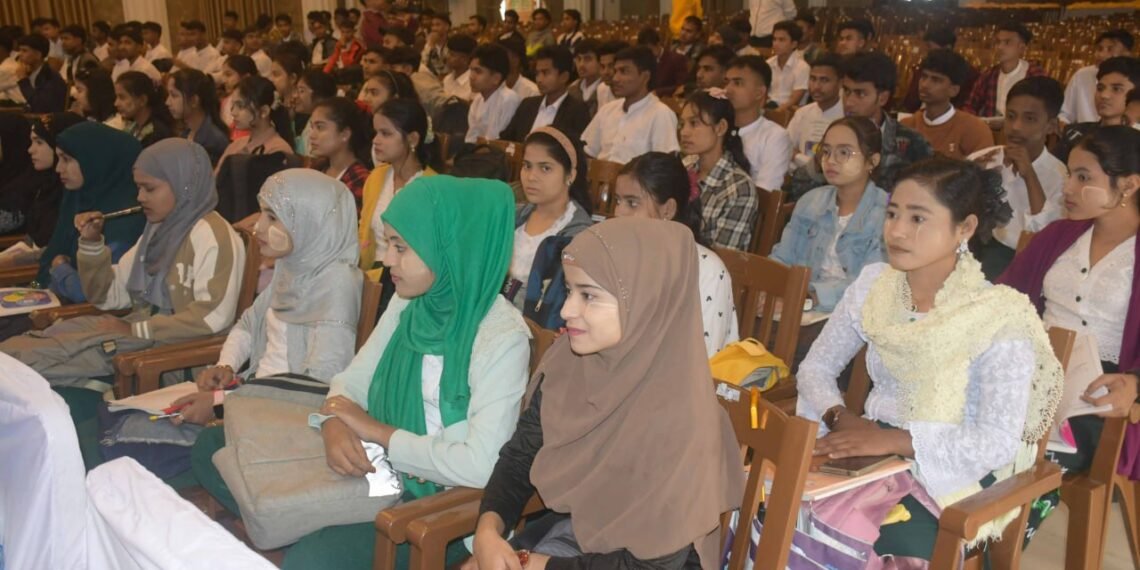 ဓာတ်ပုံ - စစ်ကော်မရှင်