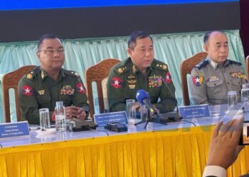 ဓာတ်ပုံ - စစ်ကော်မရှင်