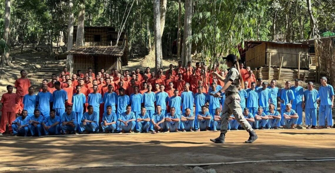 ဓာတ်ပုံ - ကရင်နီပြည်နယ်ကြားကာလအုပ်ချုပ်ရေးကောင်စီ (IEC)