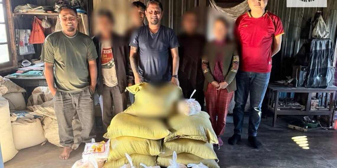 ဓာတ်ပုံ - ချင်းအမျိုးသားအဖွဲ့ချုပ် (CNO) ရဲ့ လူသားချင်းစာနာထောက်ထားမှုဆိုင်ရာဌာန (Humanitarian Department)