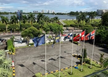 ဓာတ်ပုံ - လူမှုကွန်ရက်