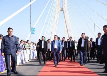 ဓာတ်ပုံ-စစ်ကော်မရှင်