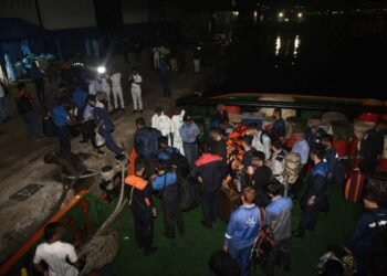 ဓာတ်ပုံ - လူမှုကွန်ရက်