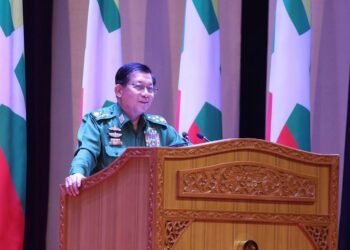 ဓာတ်ပုံ - စစ်ကော်မရှင်တပ်