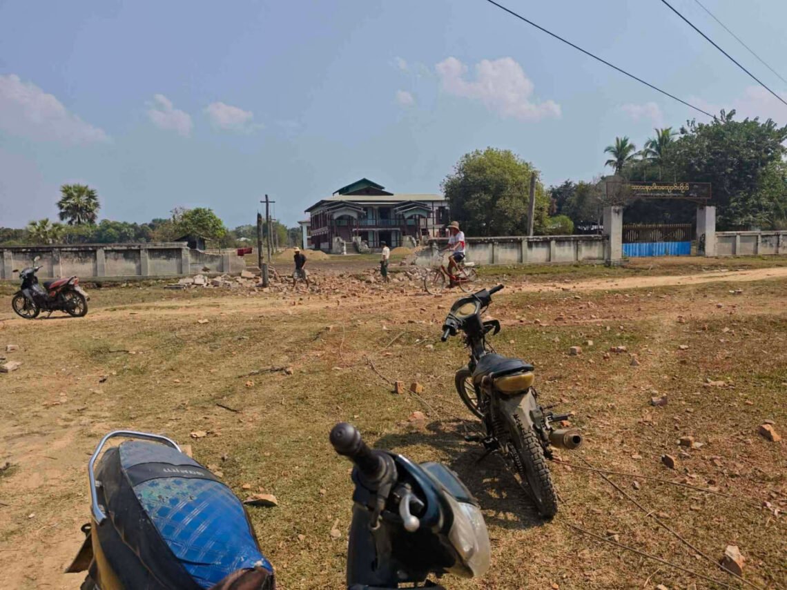 ဓာတ်ပုံ - အင်းတော်တော်လှန်ရေး