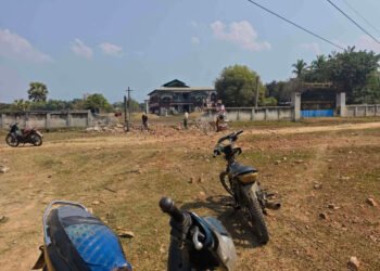 ဓာတ်ပုံ - အင်းတော်တော်လှန်ရေး