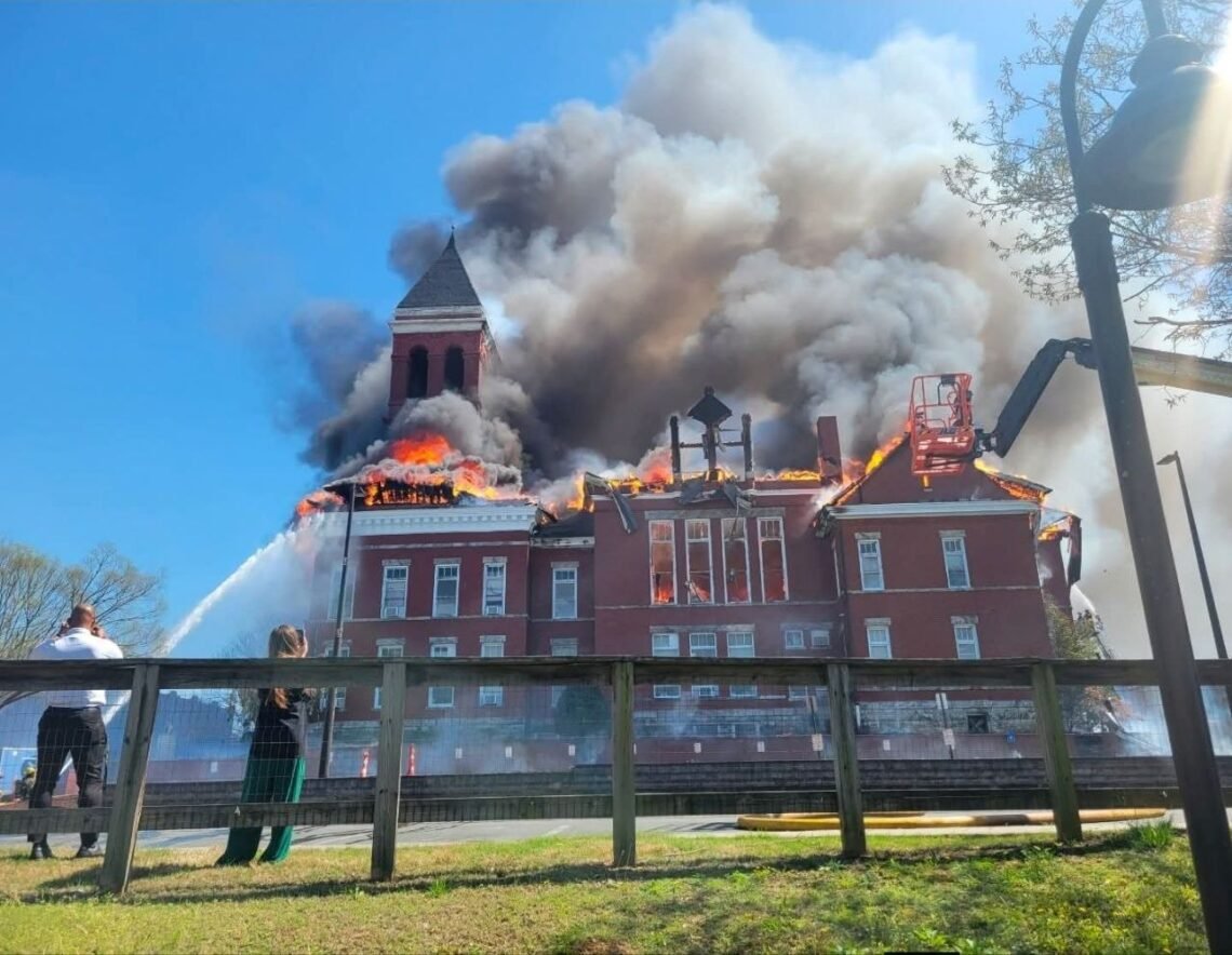 ဓာတ်ပုံ - ဒေသတွင်းမီဒီယာတွေ