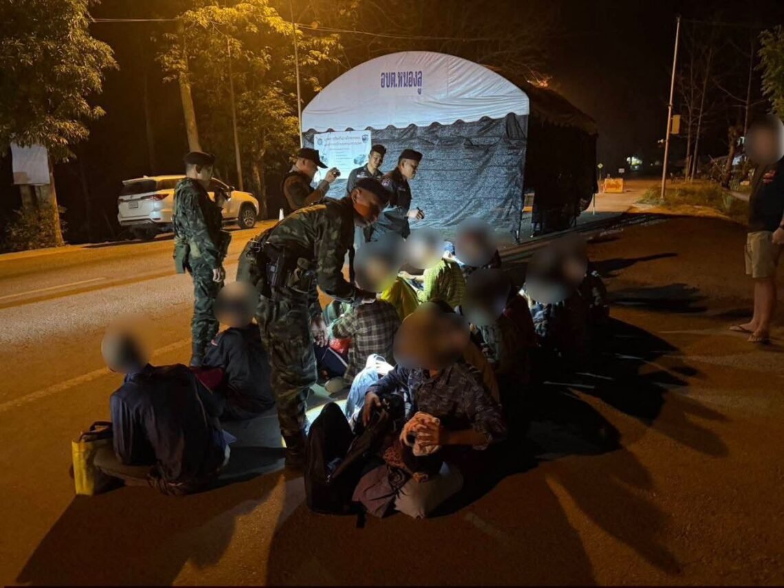 ဓာတ်ပုံ - ထိုင်းဘုရင့်တပ်တော်