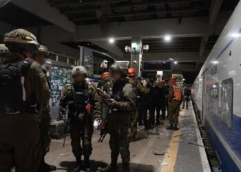 ဓာတ်ပုံ - လူမှုကွန်ရက်