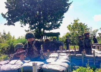 ဓာတ်ပုံ - ထိုင်းတော်ဝင်စစ်တပ်