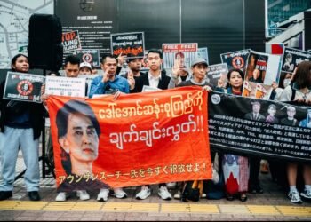 ဓာတ်ပုံ - ဖြူဖြူကျော်သိန်း
