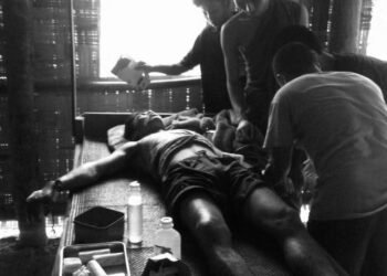 ဓာတ်ပုံ - ဝေဟင်အောင်