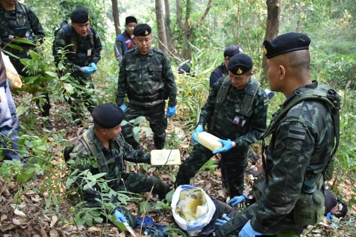 ဓာတ်ပုံ - ထိုင်းတော်ဝင်တပ်ဖွဲ့