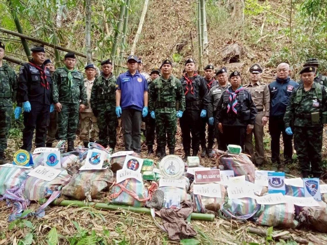 ဓာတ်ပုံ - ထိုင်းတော်ဝင်တပ်ဖွဲ့