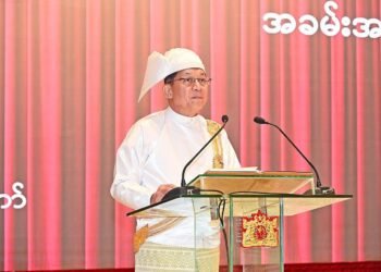 ဓာတ်ပုံ - အာဏာသိမ်းစစ်တပ်