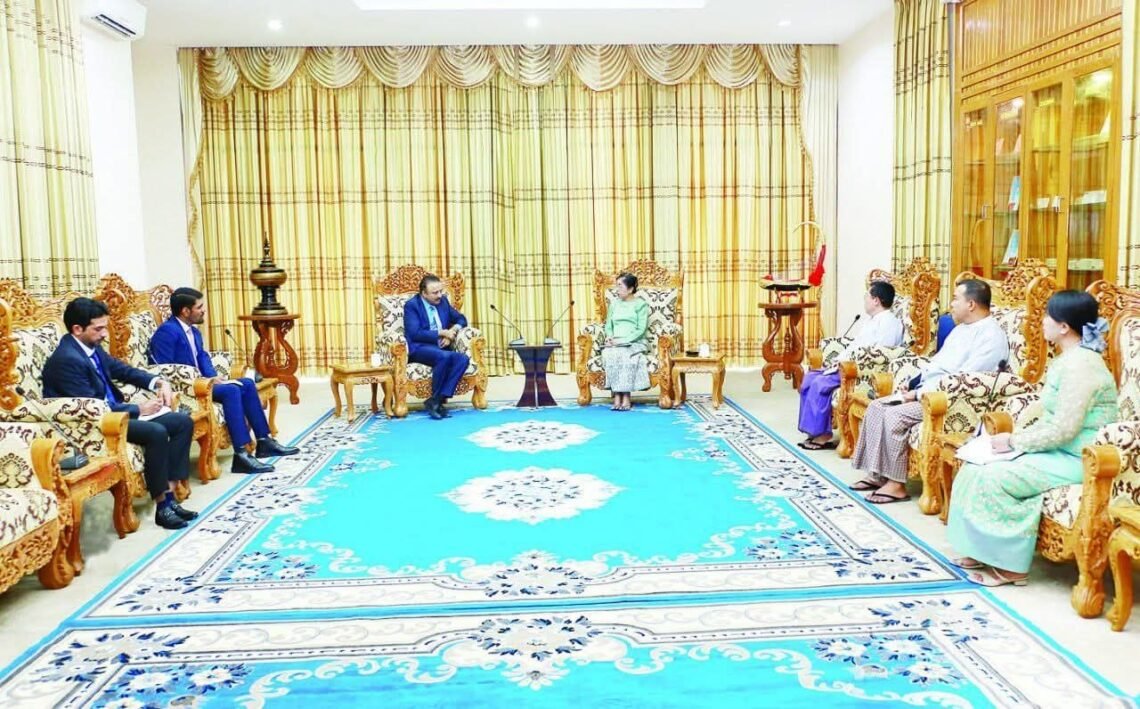 ဓာတ်ပုံ - အာဏာသိမ်းစစ်တပ်