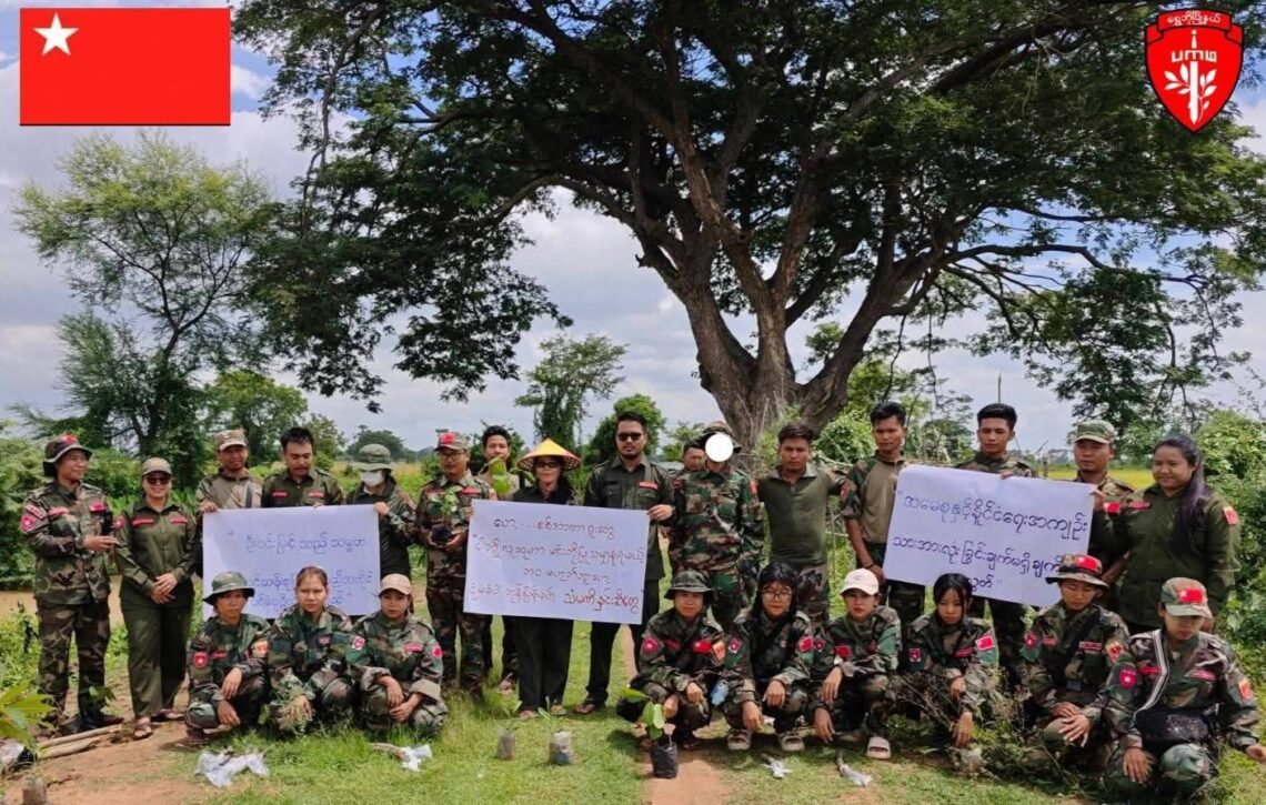 ဓာတ်ပုံ -​ ရွှေဘိုမြို့နယ် ပြည်သူ့ကာကွယ်ရေးအဖွဲ့ (ပကဖ)
