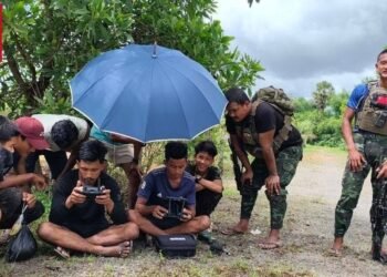 ​ဓာတ်ပုံ - လောင်းလုံးသံမဏိလိပ်ပြာတပ်ဖွဲ့ (LLSBF)
