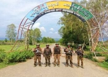 ဓာတ်ပုံ-အာဏာသိမ်းစစ်တပ်