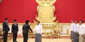 ဓာတ်ပုံ-အာဏာသိမ်းစစ်တပ်