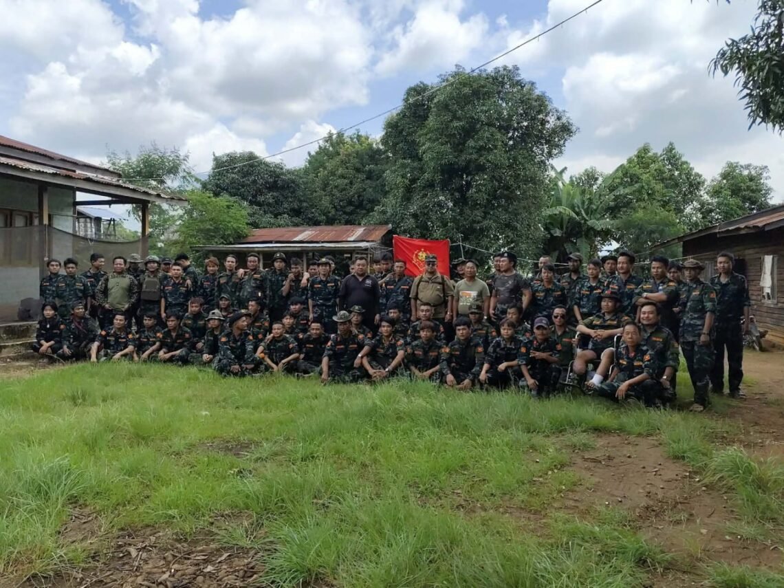 ဓာတ်ပုံ - ကရင်နီပြည်လူမျိုးပေါင်းစုံပြည်သူ့လွတ်မြောက်ရေးတပ်ဦး