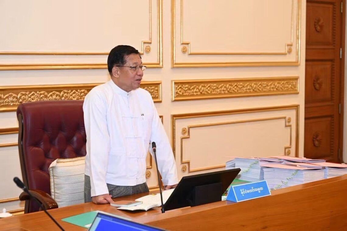 ဓာတ်ပုံ - အာဏာသိမ်းစစ်တပ်