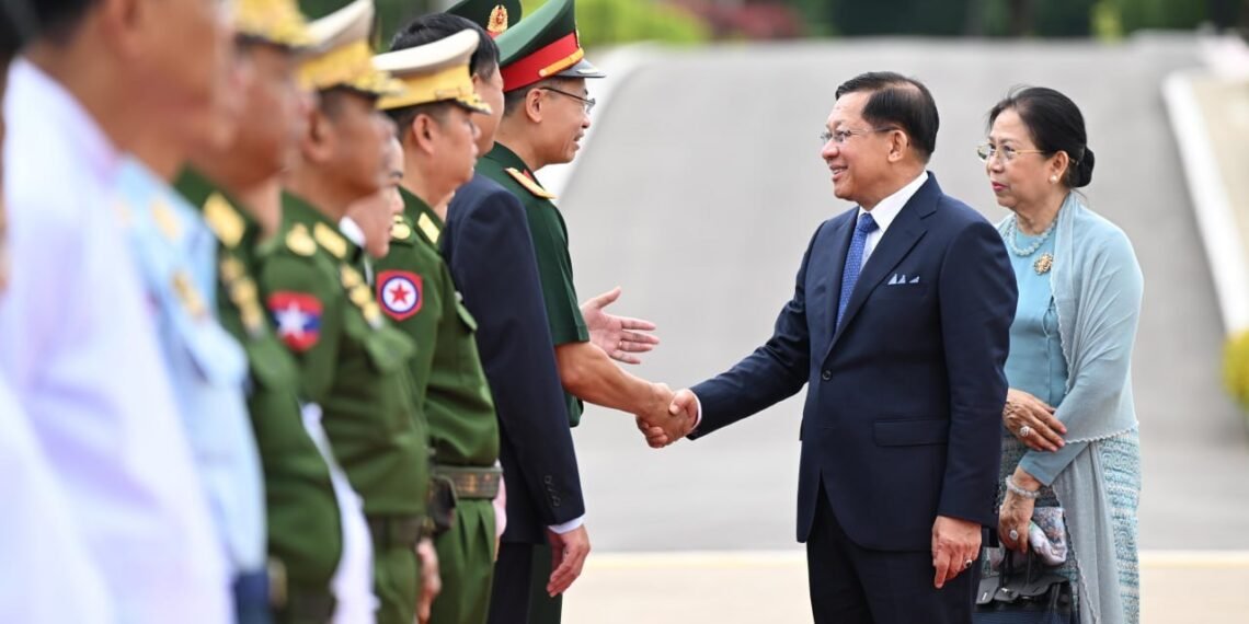 ဓာတ်ပုံ - အာဏာသိမ်းစစ်တပ်