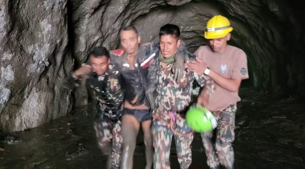 ဓာတ်ပုံ - နီပေါစစ်တပ်